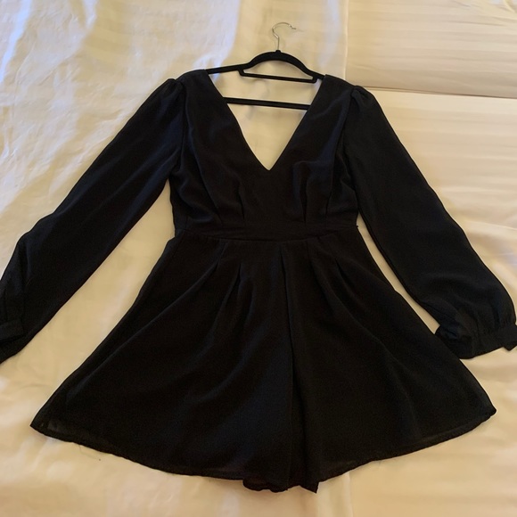 Black V Neck Romper - Picture 2 of 4